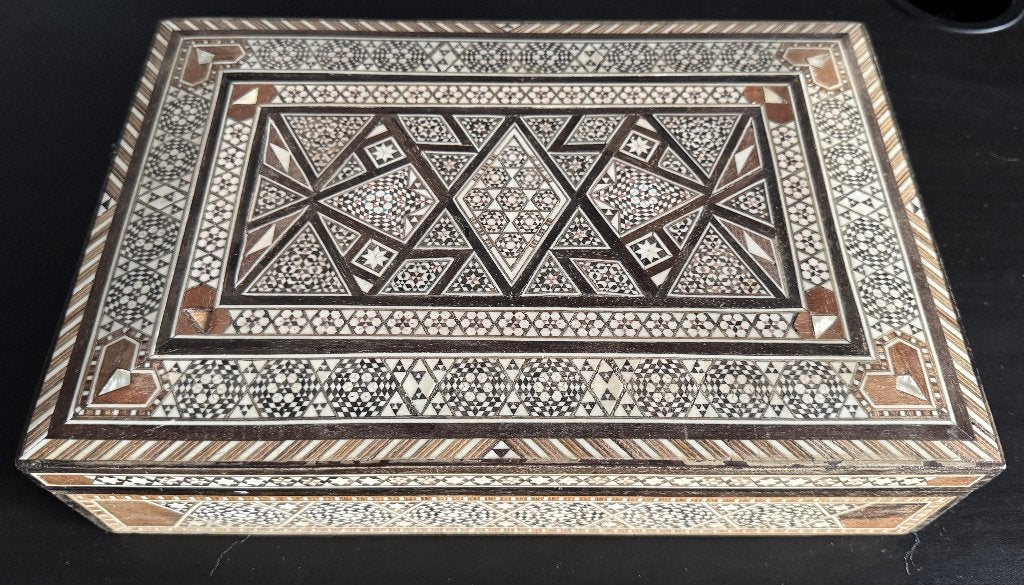 Ancienne Boite Syrienne en Nacre & Bois Précieux, Antiquités & Art, Fait main, Enlèvement ou Envoi, Bois, Boîte
