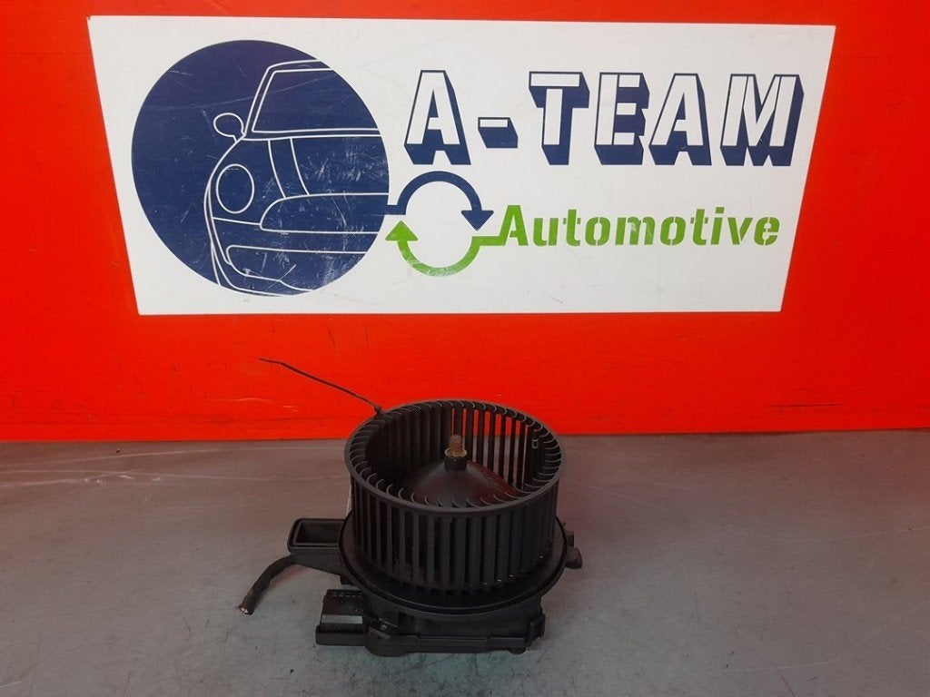 KACHEL VENTILATORMOTOR Audi A4 Avant (B9) (01-2015/08-2020), Gebruikt, Audi