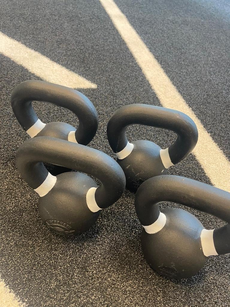 Cast Kettlebell - 4kg - TKO - 2 stuks, Sport en Fitness, Fitnessmaterialen, Ophalen of Verzenden, Gebruikt, Armen, Kettlebell