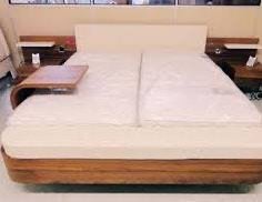 Design huwelijksbed van notelaar met lederen afwerking, Ophalen, Gebruikt, Beige, Design