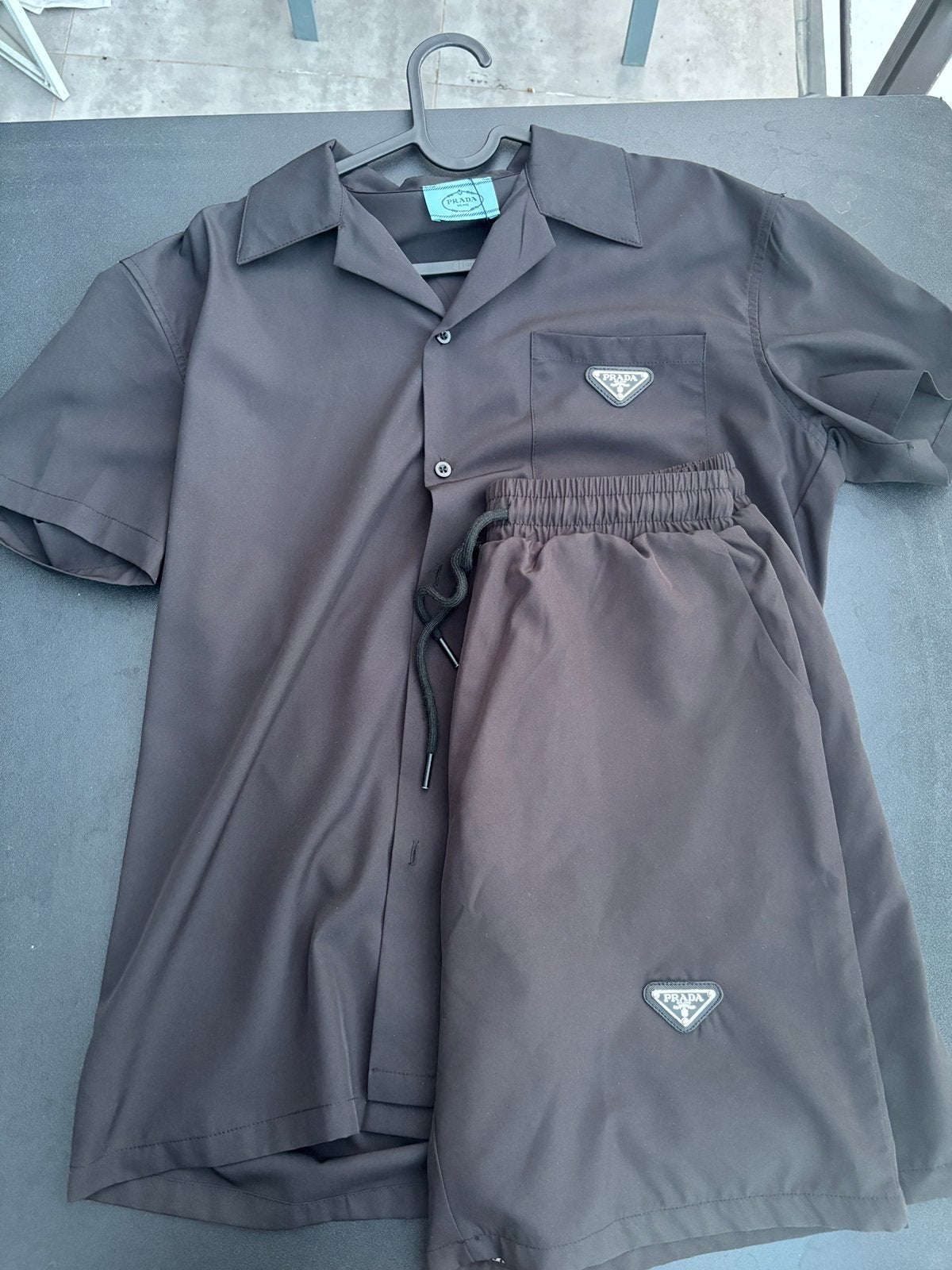 Set d'été Prada noir, Enlèvement ou Envoi, Comme neuf, Taille 48/50 (M)