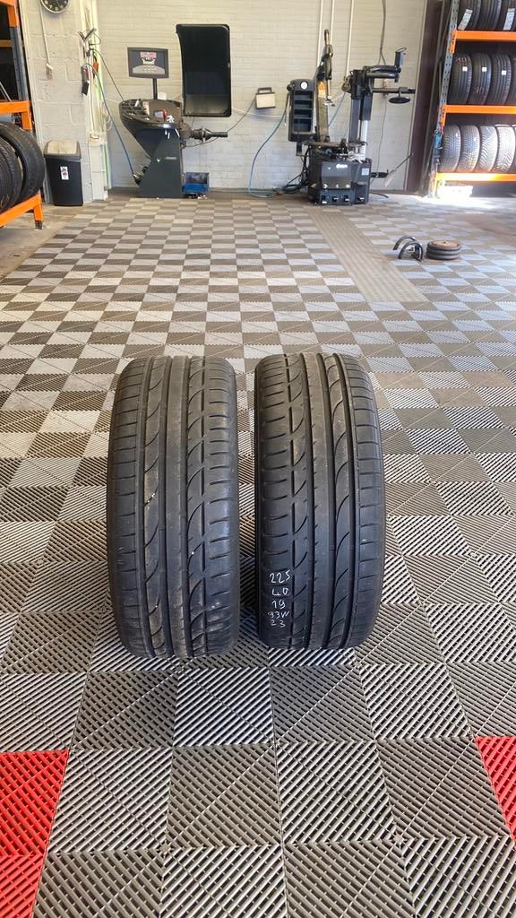 225/40/19-93 w bridgestone dot 2023 zomer banden perstuk 70, Ophalen