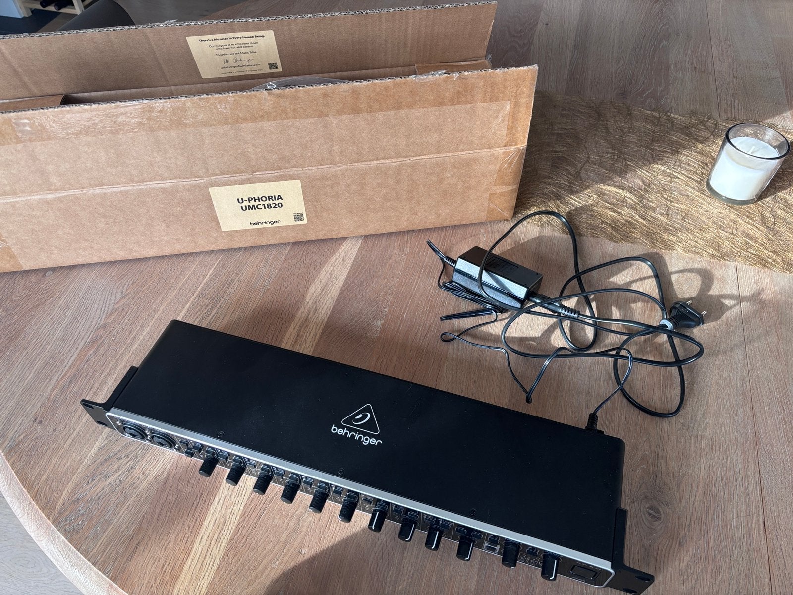BEHRINGER U-PHORIA UMC1820, Muziek en Instrumenten, Keyboards, Ophalen, Zo goed als nieuw