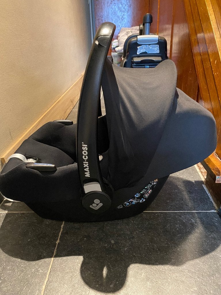 Maxi cosi zwart met twee onderstellen wagen, Kinderen en Baby's, Ophalen, Slaapstand, Zo goed als nieuw, Isofix