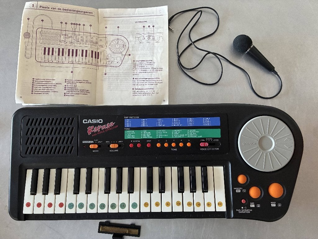 Casio Rapman- Synth - COMPLET avec microphone et manuel !, Musique & Instruments, Enlèvement ou Envoi, Comme neuf, Autres nombres