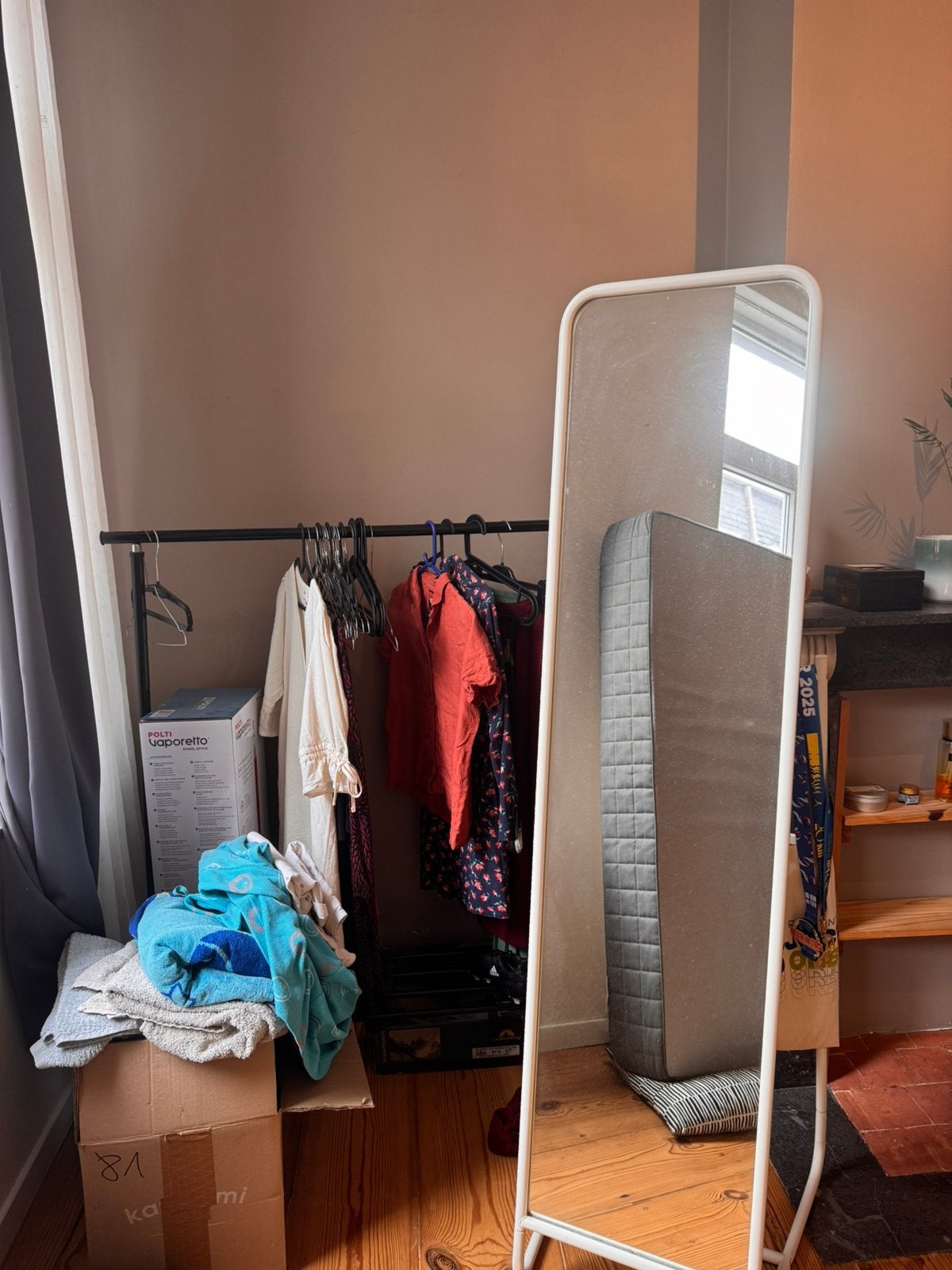 Grote spiegel, Huis en Inrichting, Woonaccessoires | Spiegels, Ophalen, Zo goed als nieuw