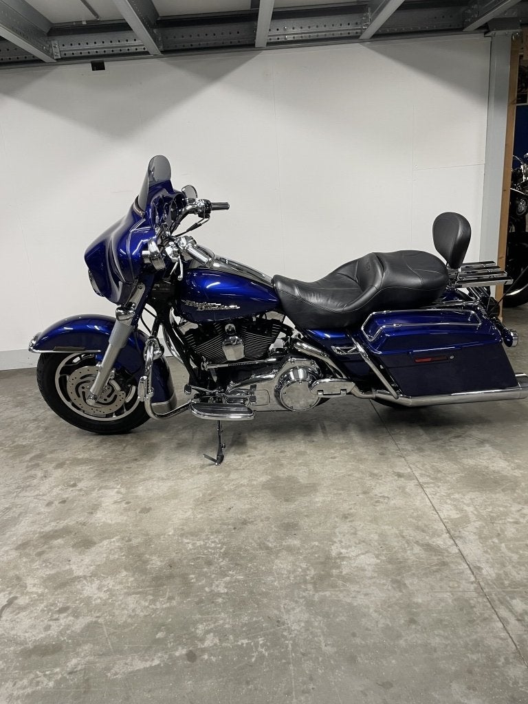 Harley-Davidson TOURING FLHX STREET GLIDE, Motos, Harley-Davidson, Plus de 35 kW, Customerservices@harley‑davidson.com, 3700 West Juneau Avenue
WI 53208  Milwaukee, US