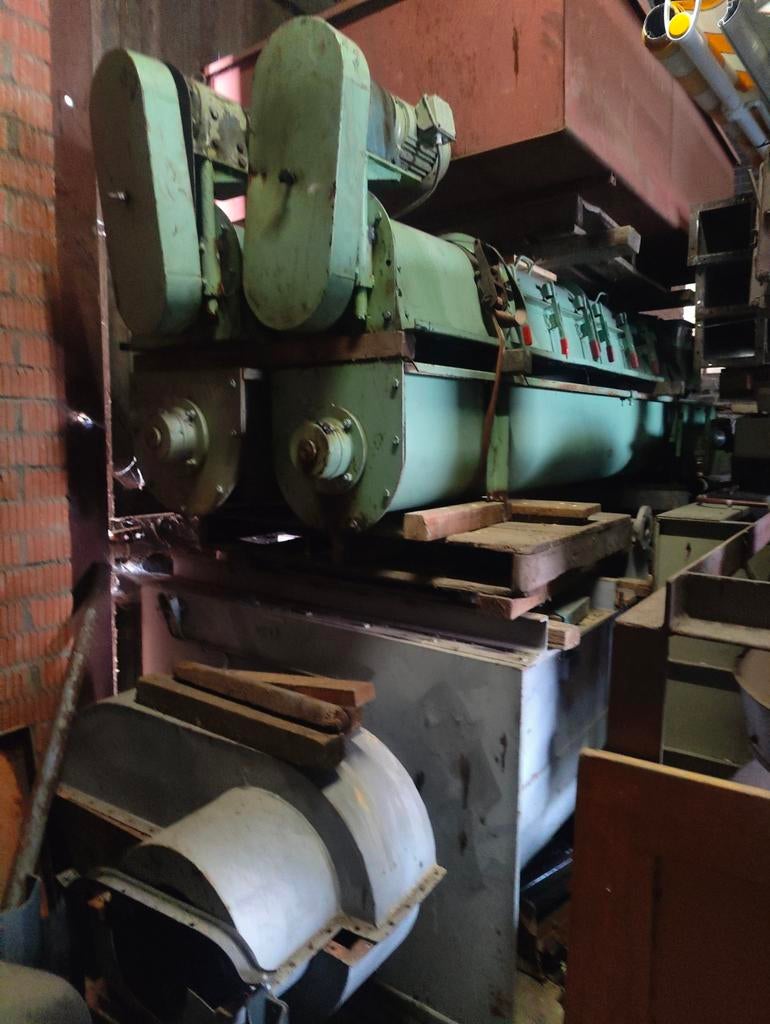 Diverses machines pour l'alimentation animale., Enlèvement ou Envoi