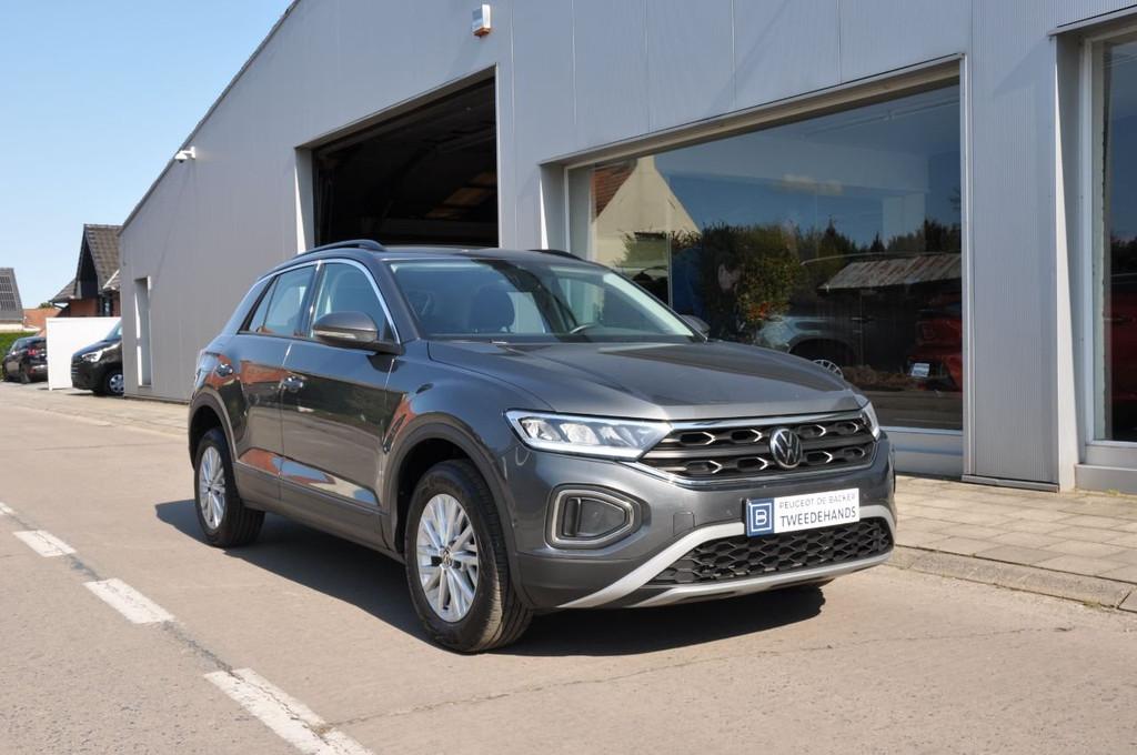 Volkswagen T-Roc * AS NEW * (bj 2022, automaat), Auto's, Stof, Bedrijf, 5 zetels, 150 pk