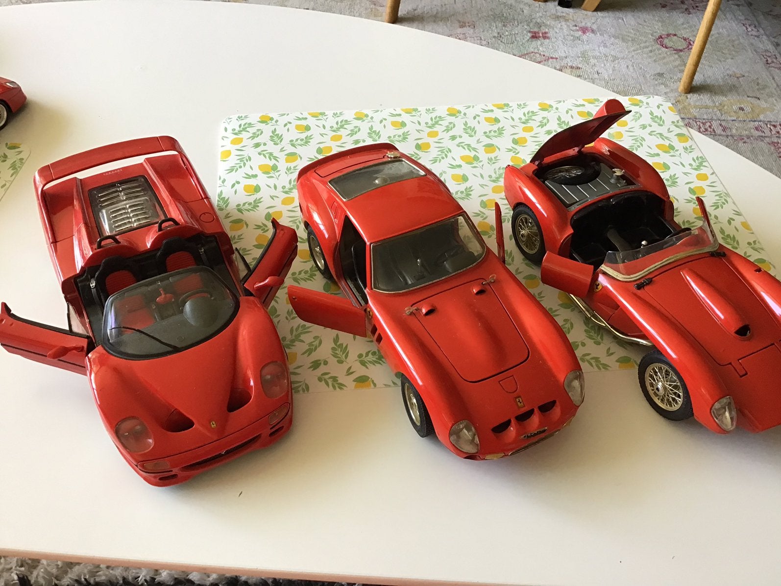 Set de 3 modèles de voitures Ferrari Testa Rossa 1:18 Cabrio, Hobby & Loisirs créatifs, Enlèvement ou Envoi, Comme neuf, Voiture