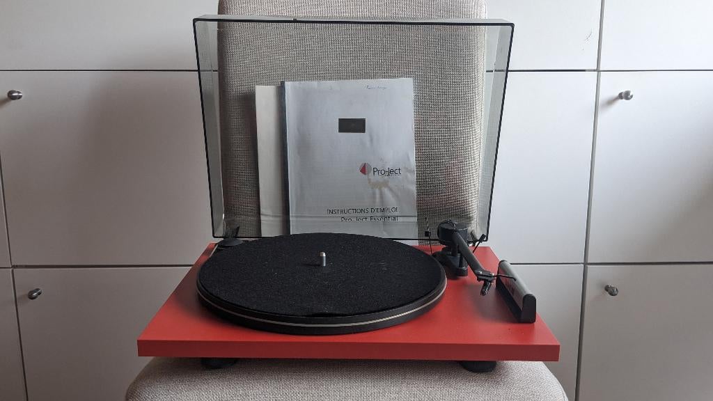 Platine Vinyle Pro-Ject Essential Rouge, TV, Hi-fi & Vidéo, Tourne-disques, Enlèvement, Utilisé, Tourne-disque, Autres marques