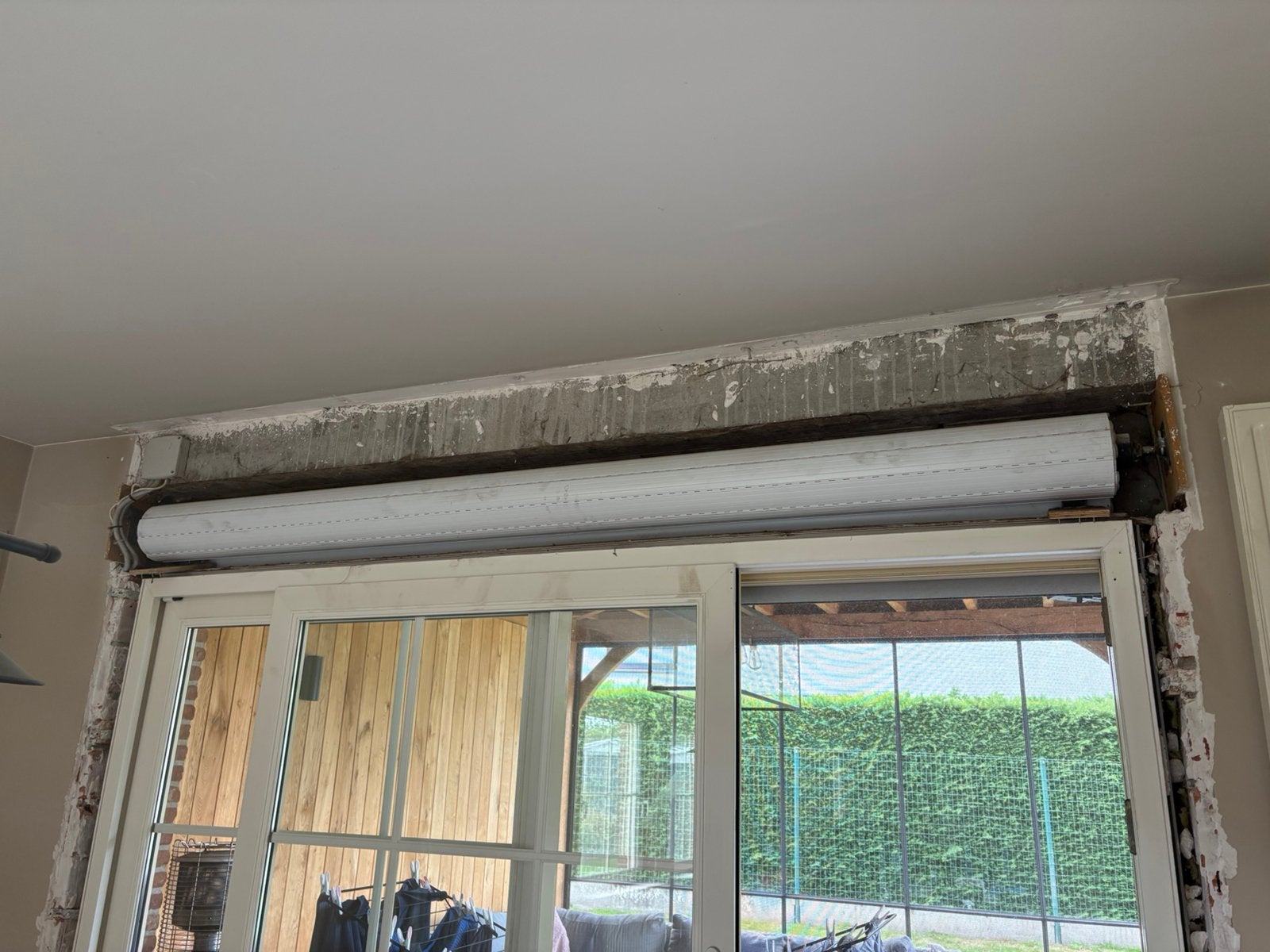 Te koop: aluminium rolluik elektrisch, Doe-het-zelf en Bouw, Ophalen, Zo goed als nieuw, Wit