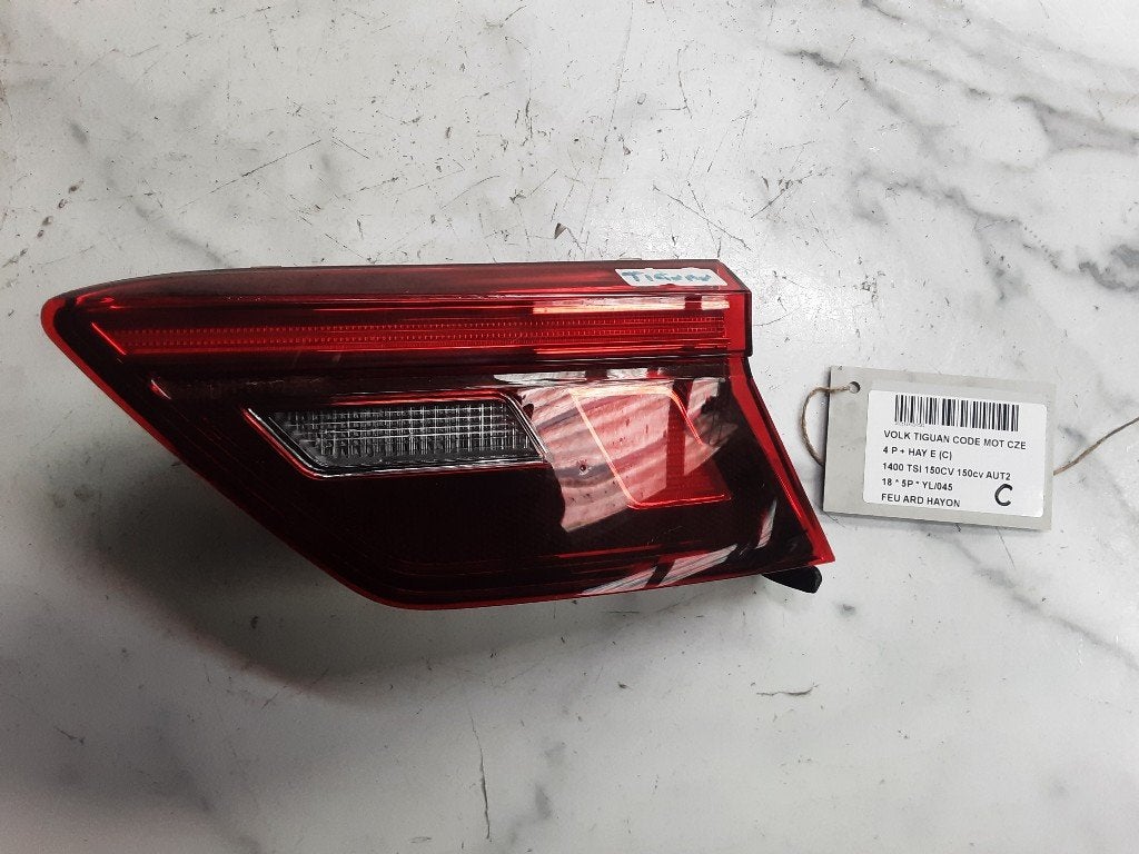 ACHTERLICHT RECHTS ACHTERKLEP Tiguan (AD1) (5NA945094F), Gebruikt, Volkswagen, Mevr. I. Hauben, Rue de l'Espoir 34 34
4030  GRIVEGNÉE, BE