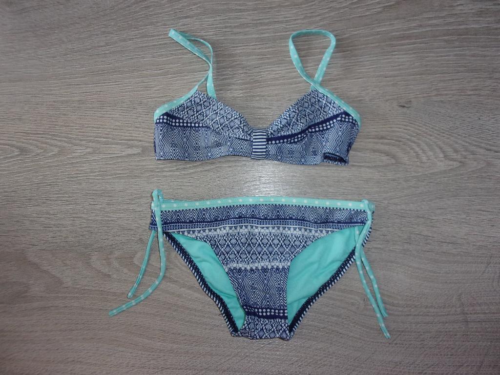 Mooie meisjes bikini. Maat 122-128, Meisje, Sport- of Zwemkleding, Ophalen of Verzenden, Zo goed als nieuw