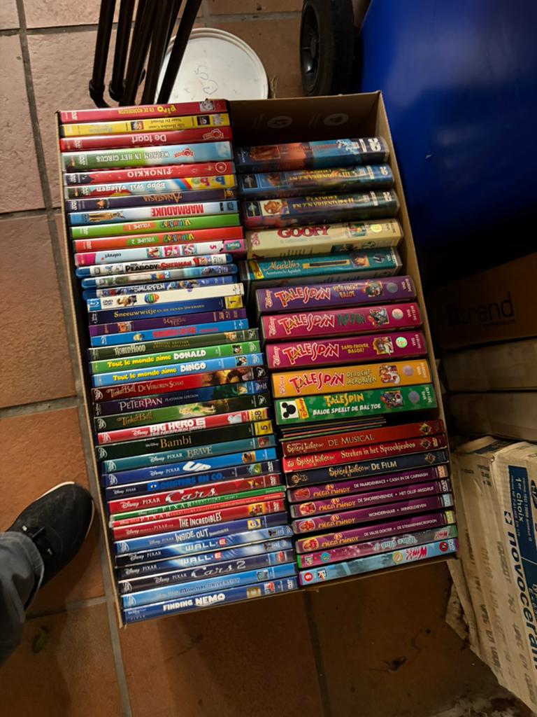 Dvd disney en studio 100, Ophalen, Zo goed als nieuw