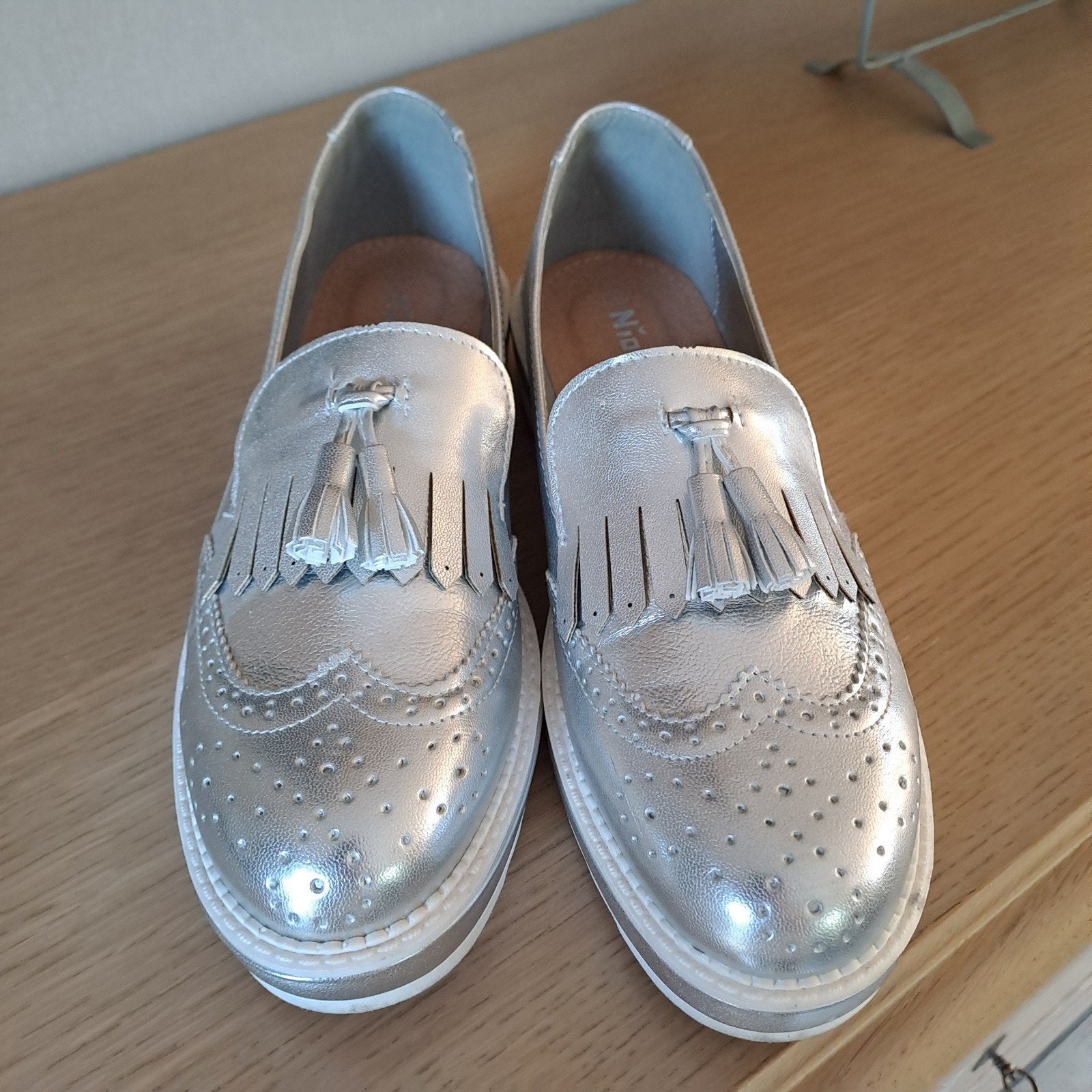 zilverkeurige dames schoenen maat 41, Kleding | Dames, Ophalen of Verzenden