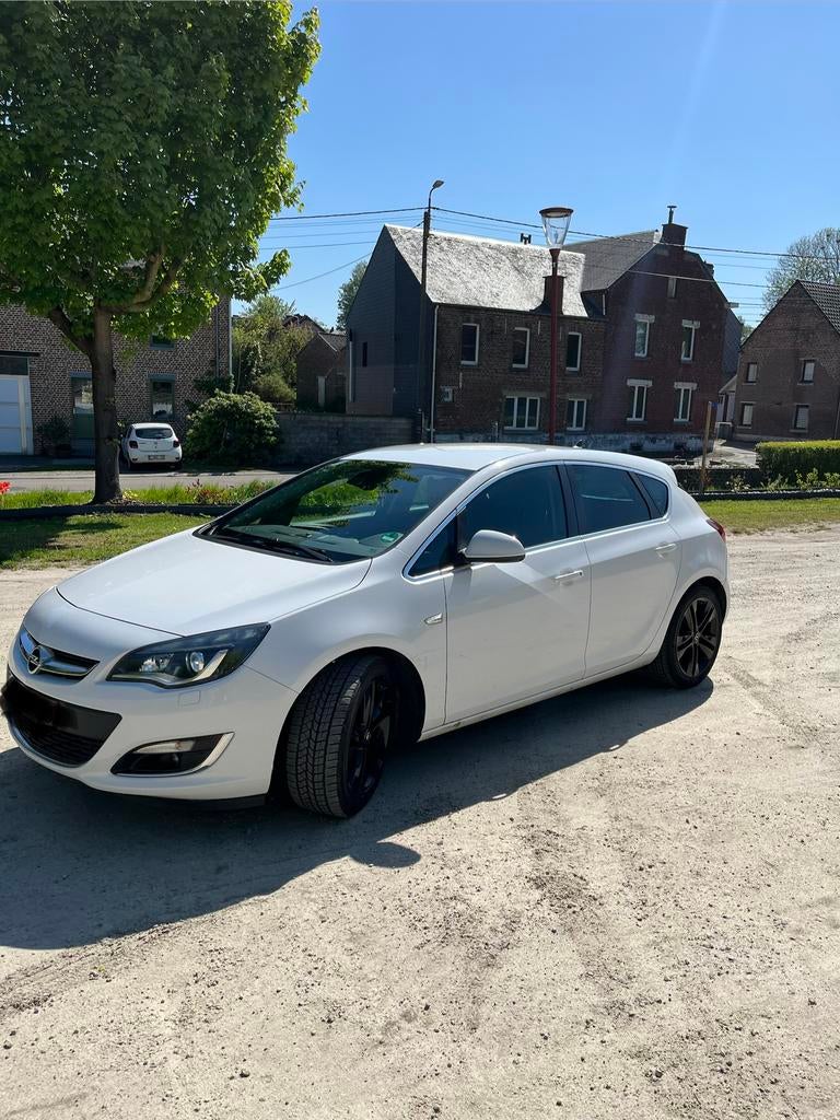 Opel Astra 1.6 Diesel - 141.000 km, Auto's, 4 cilinders, Wit, Leder, 5 deurs