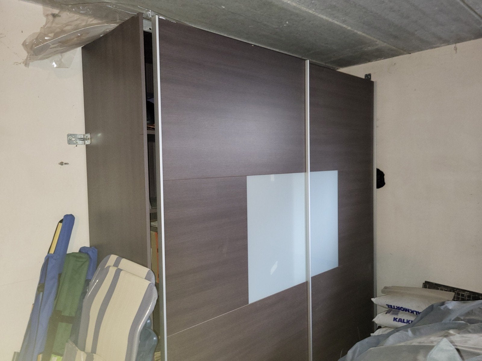 Grote kledingkast. 230 bij 220, Ophalen