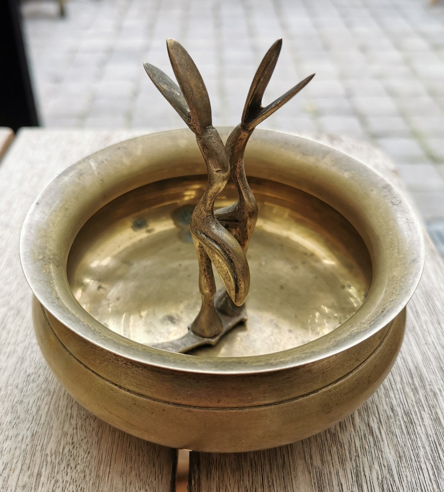 Midcentury asbak of vide-poche in messing met reigers en vis, Ophalen of Verzenden