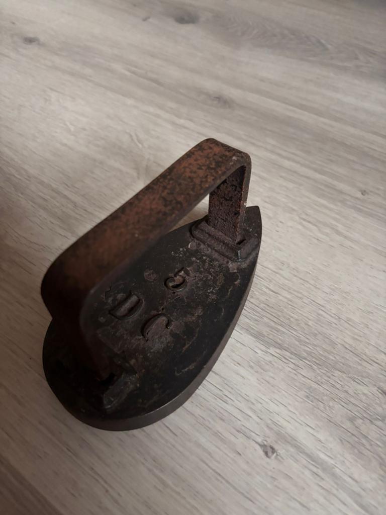 Oud strijkijzer, Elektronische apparatuur, Strijkijzers en Strijkplanken, Ophalen, Gebruikt, Draadloos strijkijzer