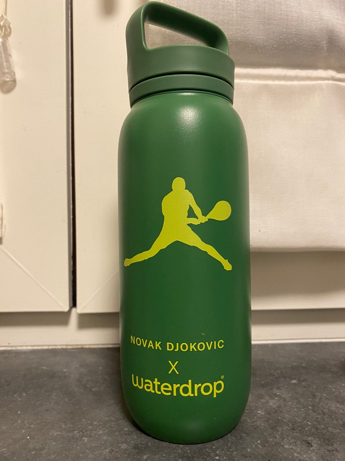 Drinkbus van waterdrop Novak Djokovic, Ophalen, Nieuw