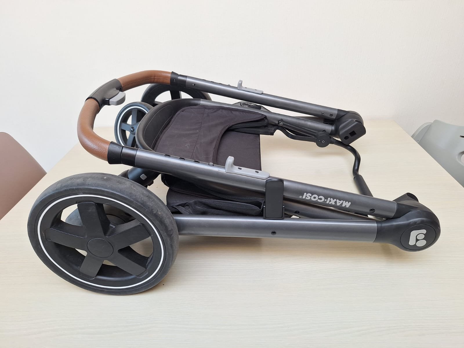 Buggy merk maxi-cosi + maxicosi, Ophalen, Zo goed als nieuw, Maxi-Cosi
