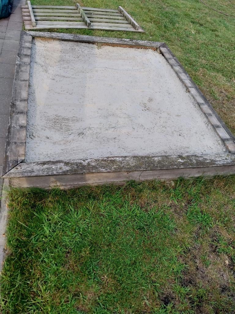 Houten zandbak Wickey, Ophalen