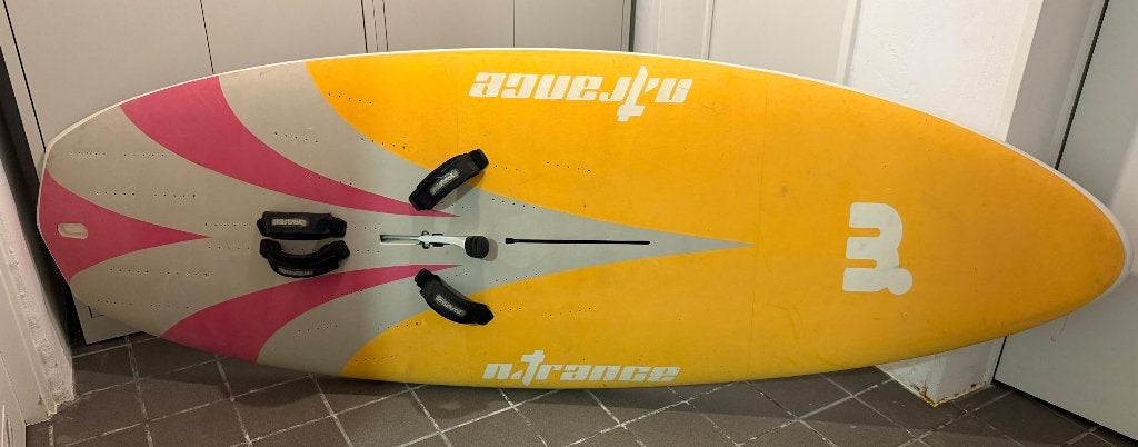 Zeer nette en complete windsurfset Mistral N-Trance, Mistral, 3.5 à 5 m², Ensemble complet, Enlèvement