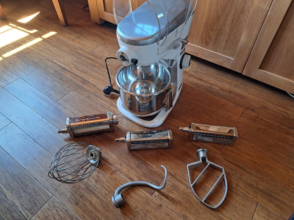 BATTEUR PRO + MACHINE A PATES, Enlèvement, Comme neuf