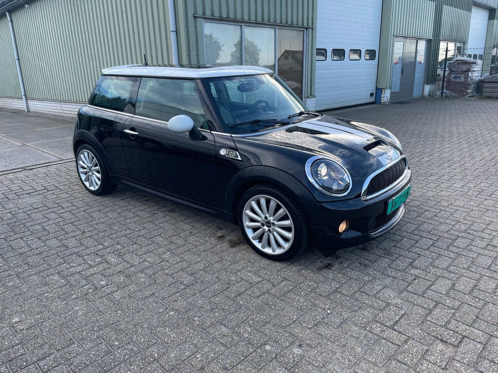 Mini Cooper S 1.6 Turbo 174PK Camden uitvoering 107.000km AC, Auto's, Euro 5, 4 cilinders, Zwart, Bedrijf