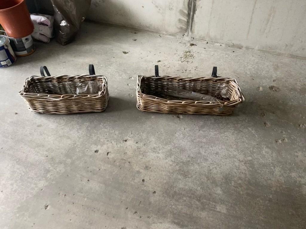 bloembakken in rotan voor aan balkon of afsluiting te hangen, Ophalen, Gebruikt, Minder dan 30 cm, Minder dan 60 cm