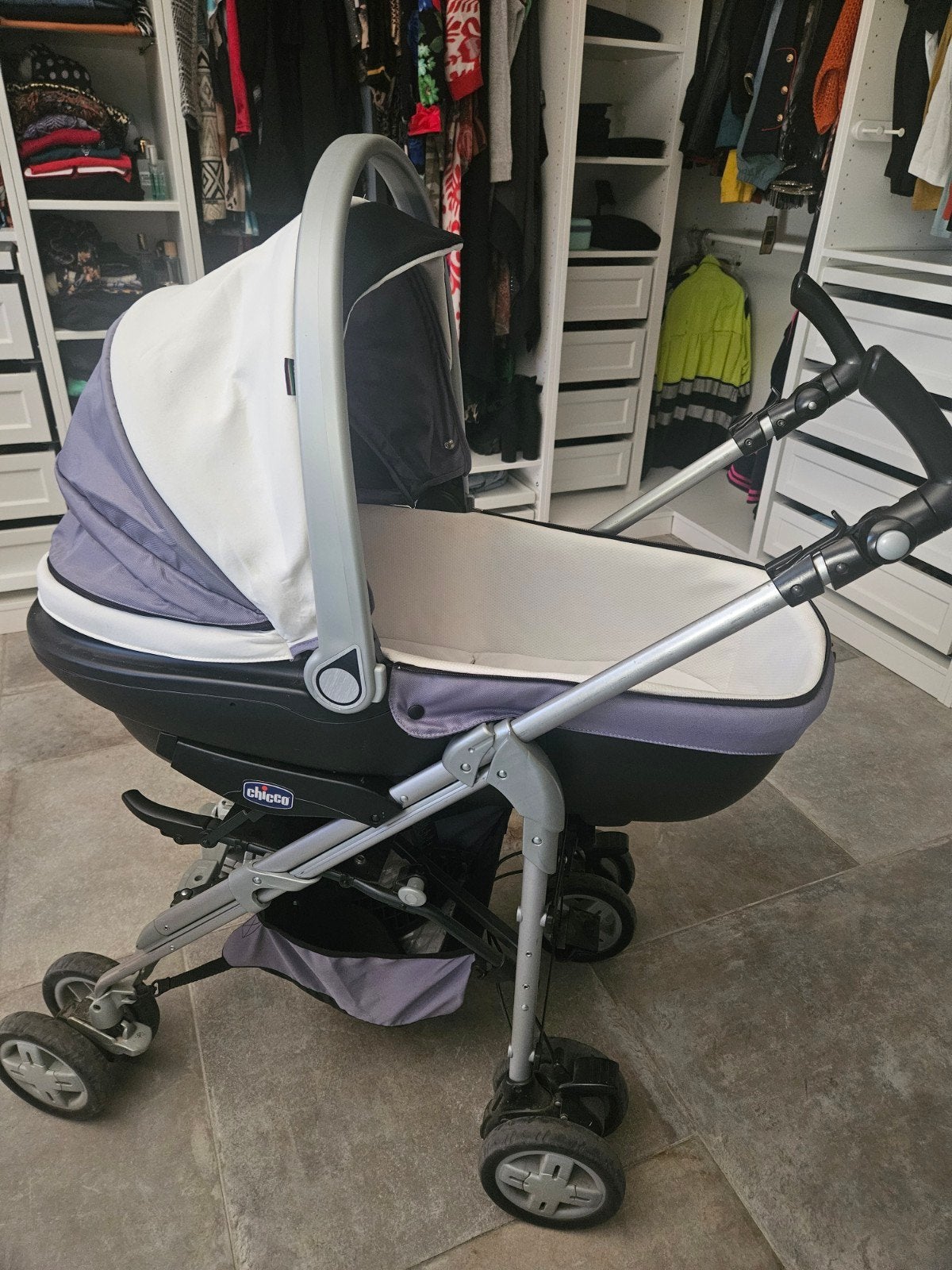 poussette avec maxi cosy chicco, Enfants & Bébés, Poussettes & Combinaisons, Enlèvement, Comme neuf, Poussette, Voiture duo