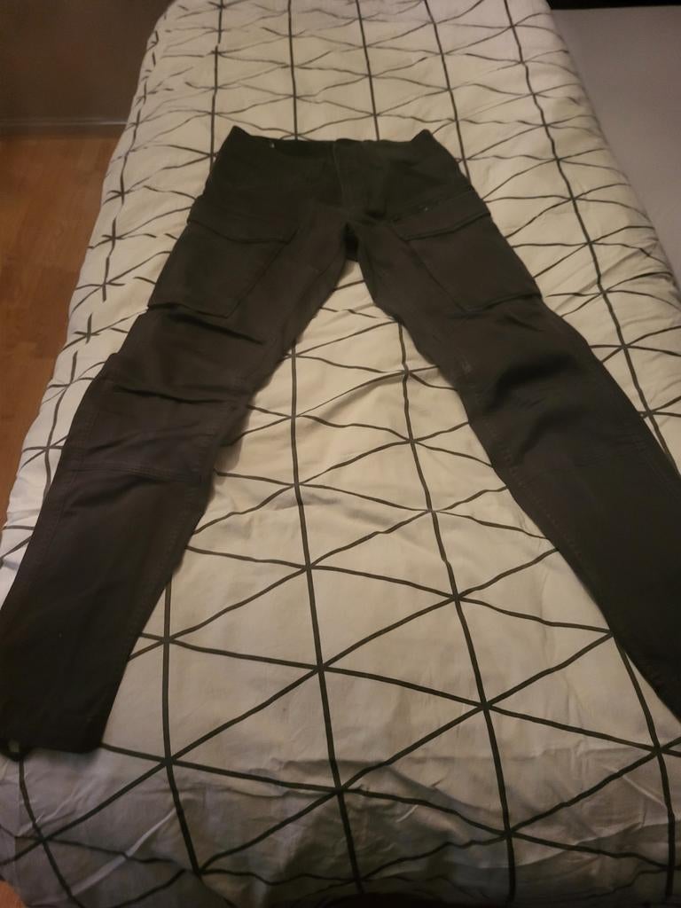 G star Raw met zijzakken 31 34.
Nieuwstaat, Kleding | Heren, Broeken en Pantalons, Ophalen, G Star RAW, Maat 48/50 (M), Zwart