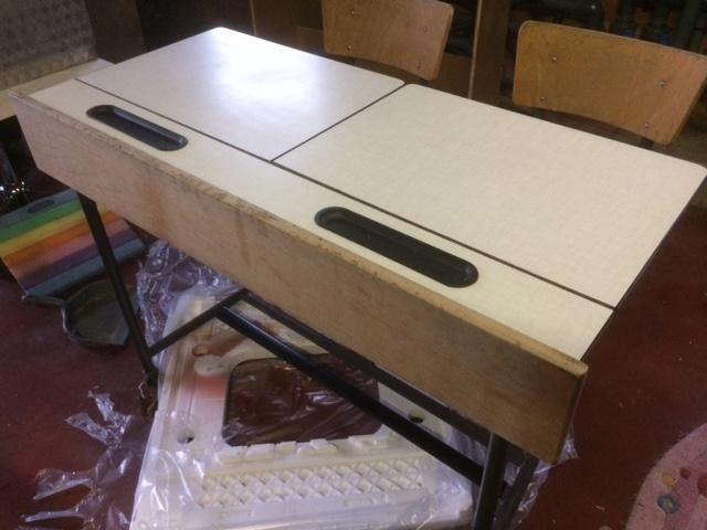 oud(e) schoolbankje(s) te koop -jaren '70, Huis en Inrichting, Ophalen, Gebruikt, Metaal, Kinderbureau