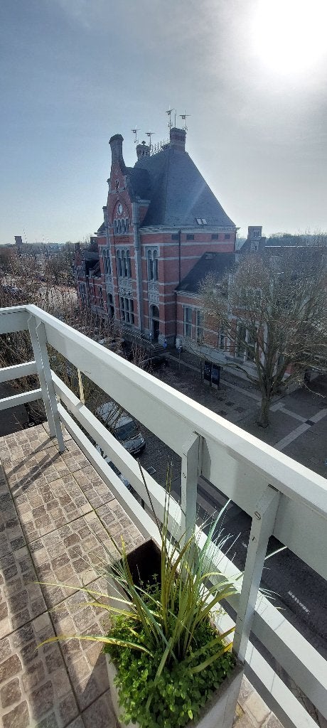 BINNENKORT BESCHIKBAAR VOOR VERHUUR, Immo, 50 m² of meer, Provincie Henegouwen