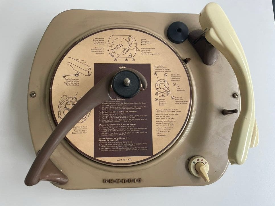 Platenspeler Grundig, Ophalen