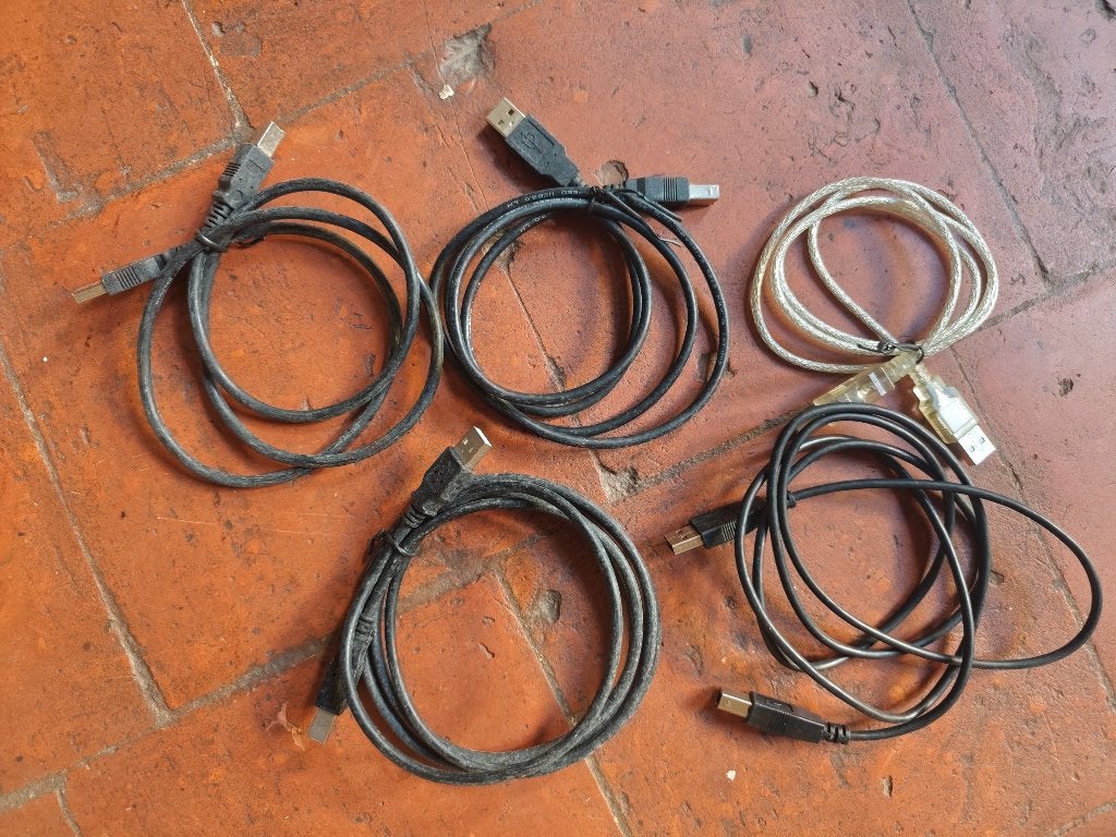 Lot 5 x Cable usb A to B - 1.5m, Informatique & Logiciels, Pc & Câble réseau, Enlèvement, Comme neuf