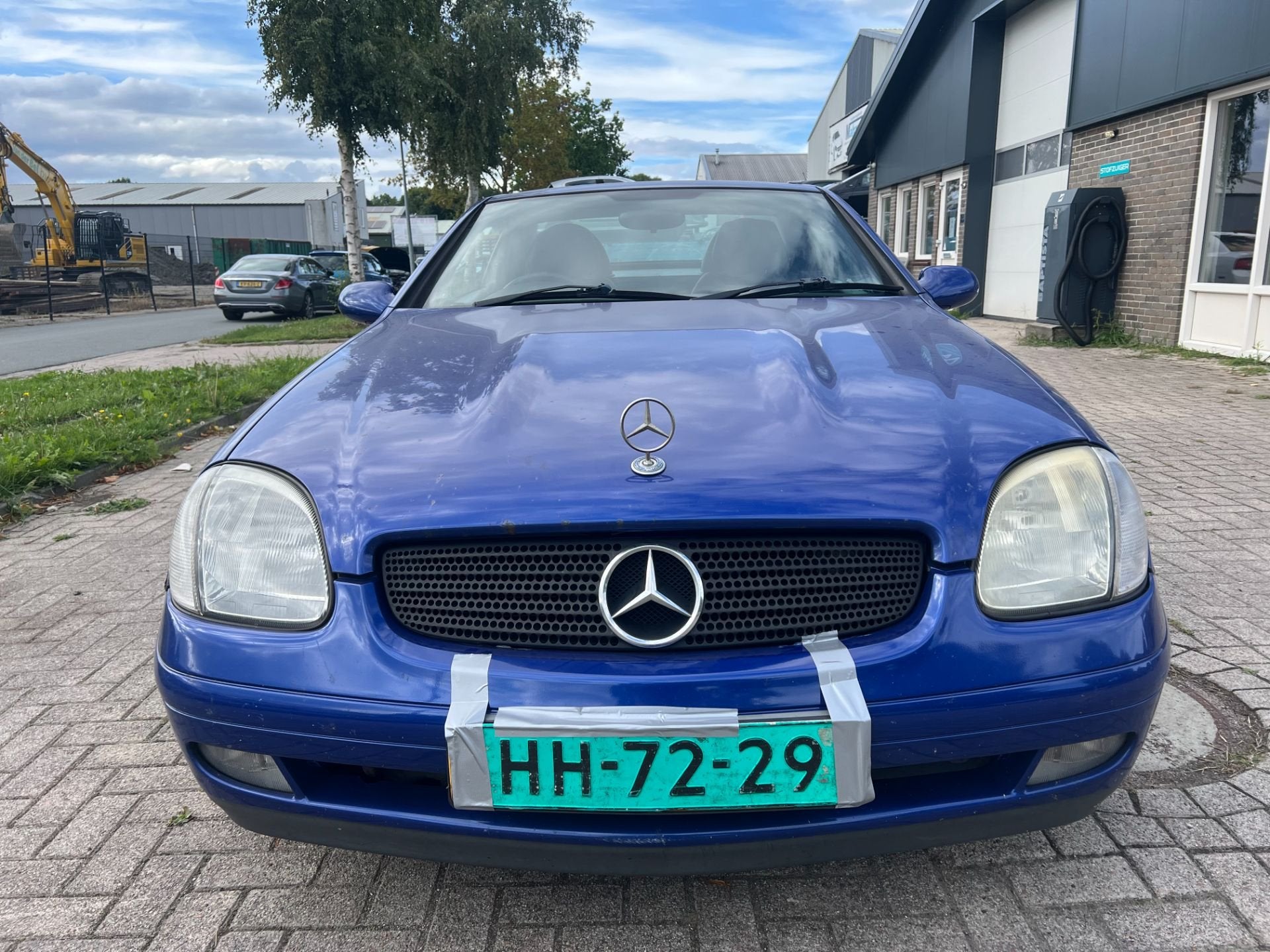 SLK R170 BLEU 352 111973 D montage de jantes et moteur hors, Mercedes-Benz AG, Mercedes-Benz, Utilisé, Mercedesstrasse 120
70372  Stuttgart, DE