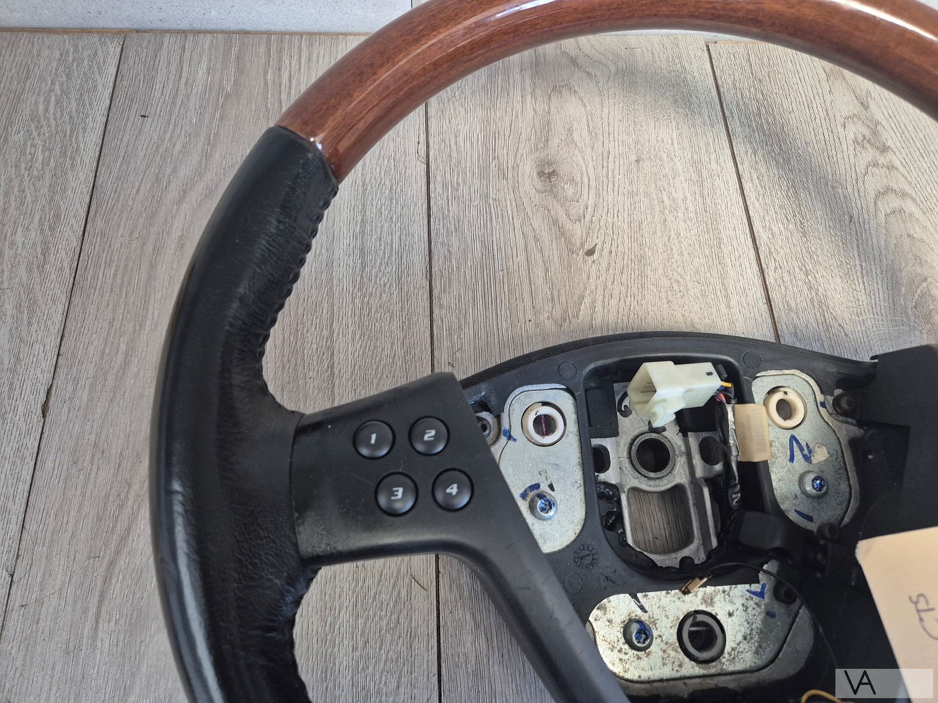 Houten stuur met knoppen van Cadillac CTS 2003 tot 2007 €100, Cadillac, -, Utilisé, -