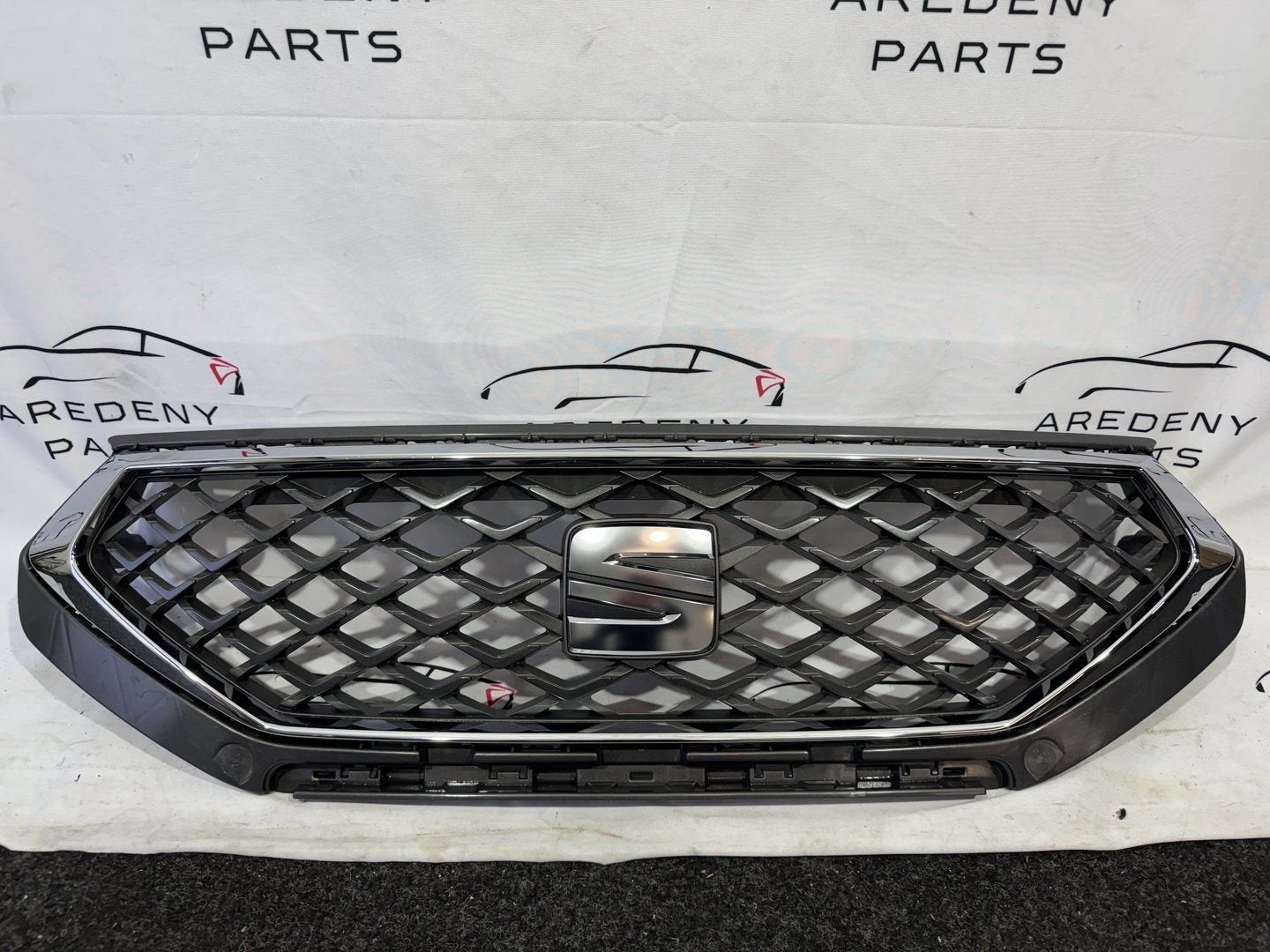 Seat Tarraco 5FJ Grill Grille Chrome 5FJ853654B, Gebruikt, -, -, Ophalen of Verzenden