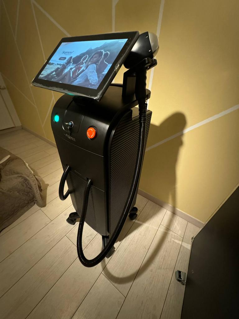 Diode laser Epilation machine Neuf a vendre Soprano titanium, Enlèvement, Comme neuf