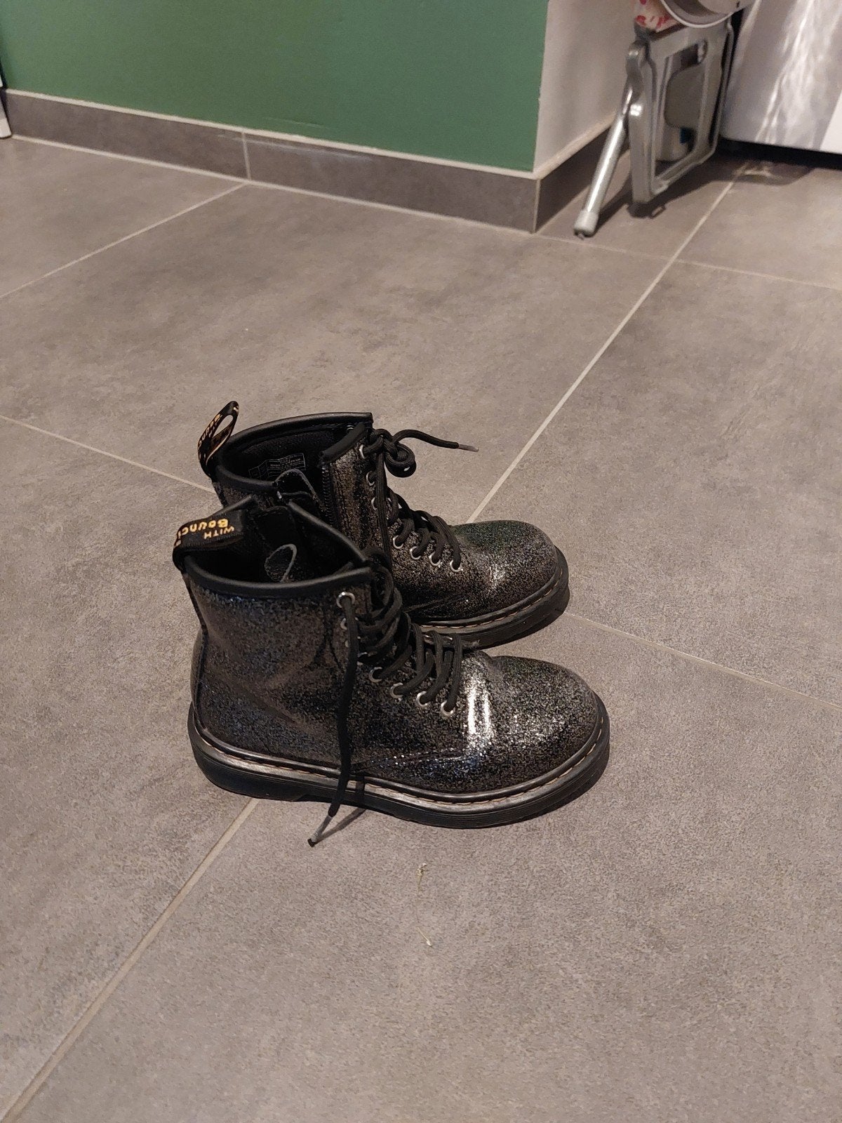 Dr. Martens zwart zilver glitter maat 30 Veterboots - black, Ophalen, Dr. Martens, Meisje, Laarzen