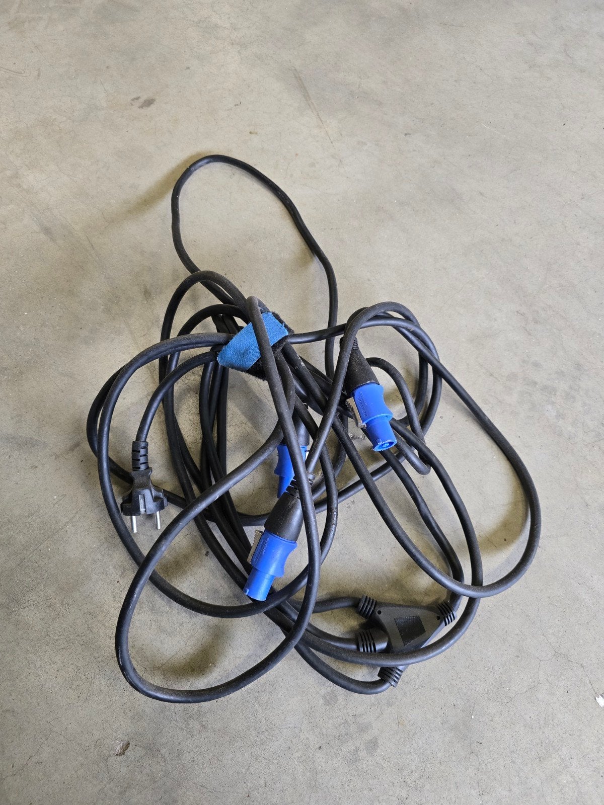 3x powercon naar 220v stekker, Musique & Instruments, Enlèvement