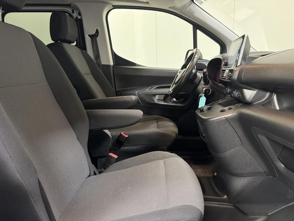 Opel Combo 1.5d 5 pl. Dub Cab. Autom. LV! - Airco - GPS - T, 4 deurs, Monovolume, https://public.car-pass.be/vhr/ac981a71-20e8-4aa2-9823-a1f91c9002b5