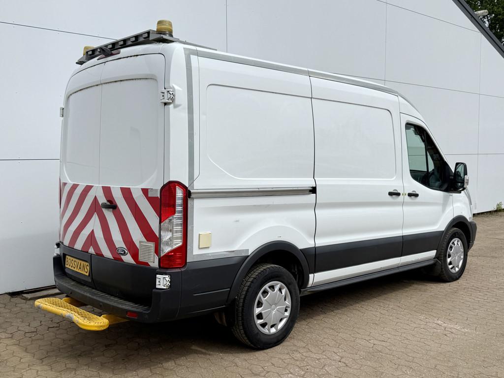 Ford Transit 2.0 TDCI 130PK L2H2 Airco Cruise Control Parkee, Auto's, Voorwielaandrijving, Gebruikt, Zwart, 4 cilinders