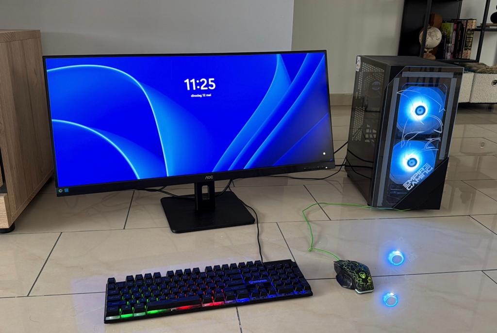 Ultieme Complete Gaming Pc Setup!, Computers en Software, Desktop Pc's, Zo goed als nieuw, HDD, SSD, 32 GB, Met videokaart, Met monitor