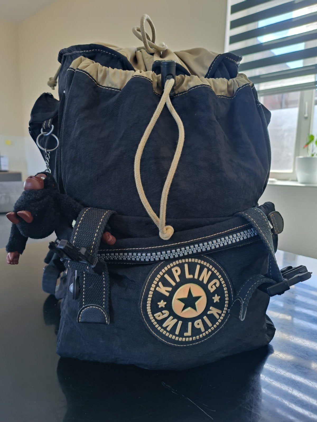 Sac d'école KIPLING, Enlèvement