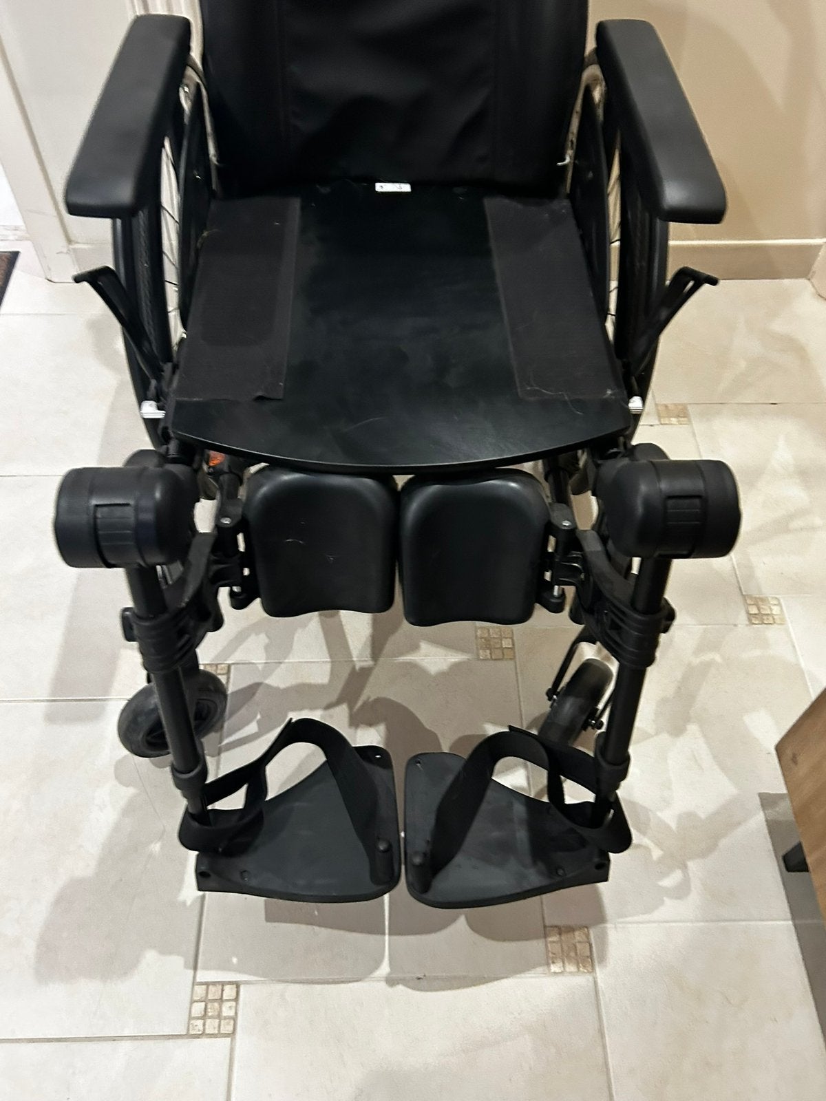 Chaise roulante Invacare, Divers, Enlèvement, Comme neuf