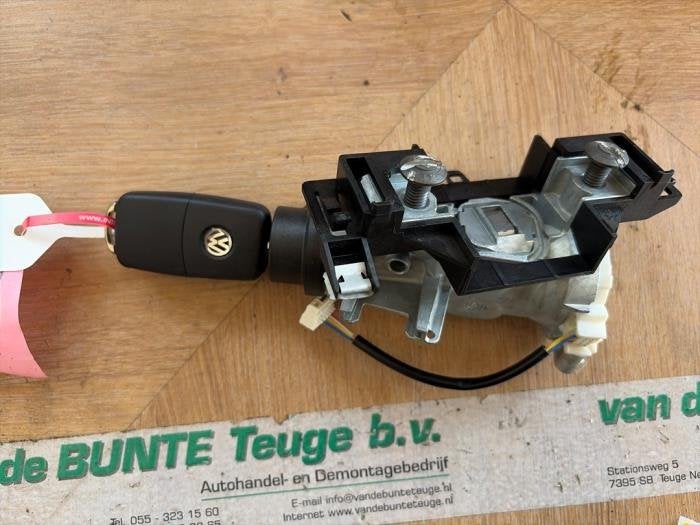Kontaktslot + Sleutel van een Volkswagen Caddy, Gebruikt, -, Volkswagen, -