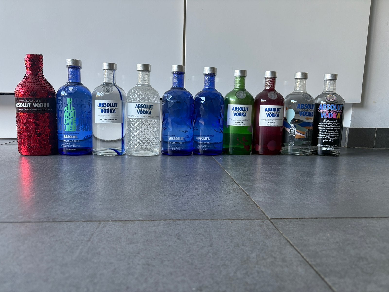 Lot 10 bouteilles absolut vodka edition limitee, Collections, Enlèvement, Comme neuf